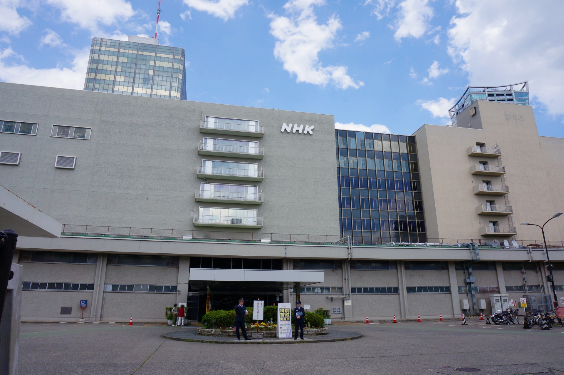【解約方法】NHK衛星契約|BSアンテナ撤去時の解約手続きを徹底解説