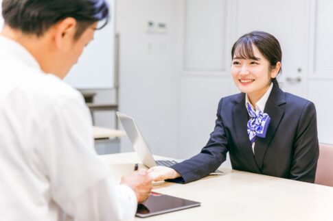 【解約方法】七十七銀行カードの解約手順完全ガイド｜JCB・Visa・一体型で窓口が全部違う？年会費タイミングの差も解説