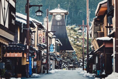 【解約方法】但馬銀行の口座解約は来店予約がおすすめ！窓口の待ち時間を減らす手続きの流れを解説